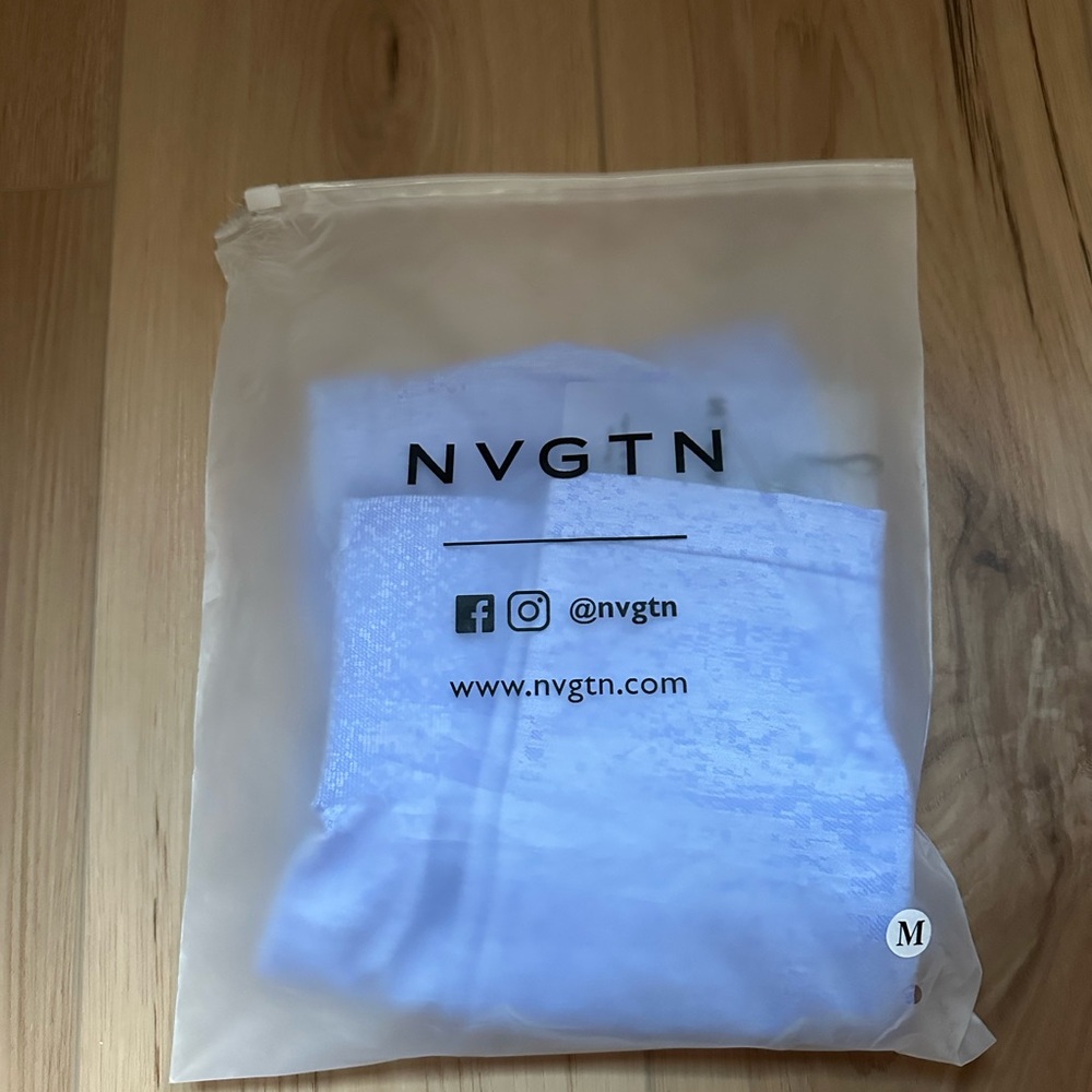 NVGTN Leggings - Picture 3 of 3